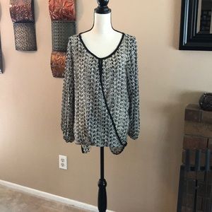 Beautifully designed top!